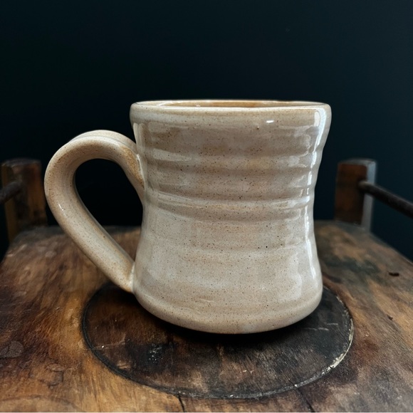 Magnolia Mug Handmade by local artists at Black Oak Art - Picture 3 of 3